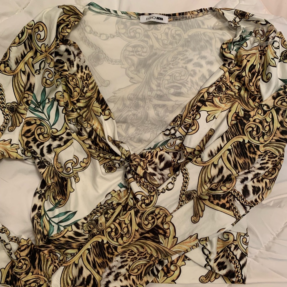 Fashion nova twist front crop top